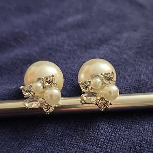 🔥Classic Pearl and Crystal Cluster Stud Earrings - Faux Pearls